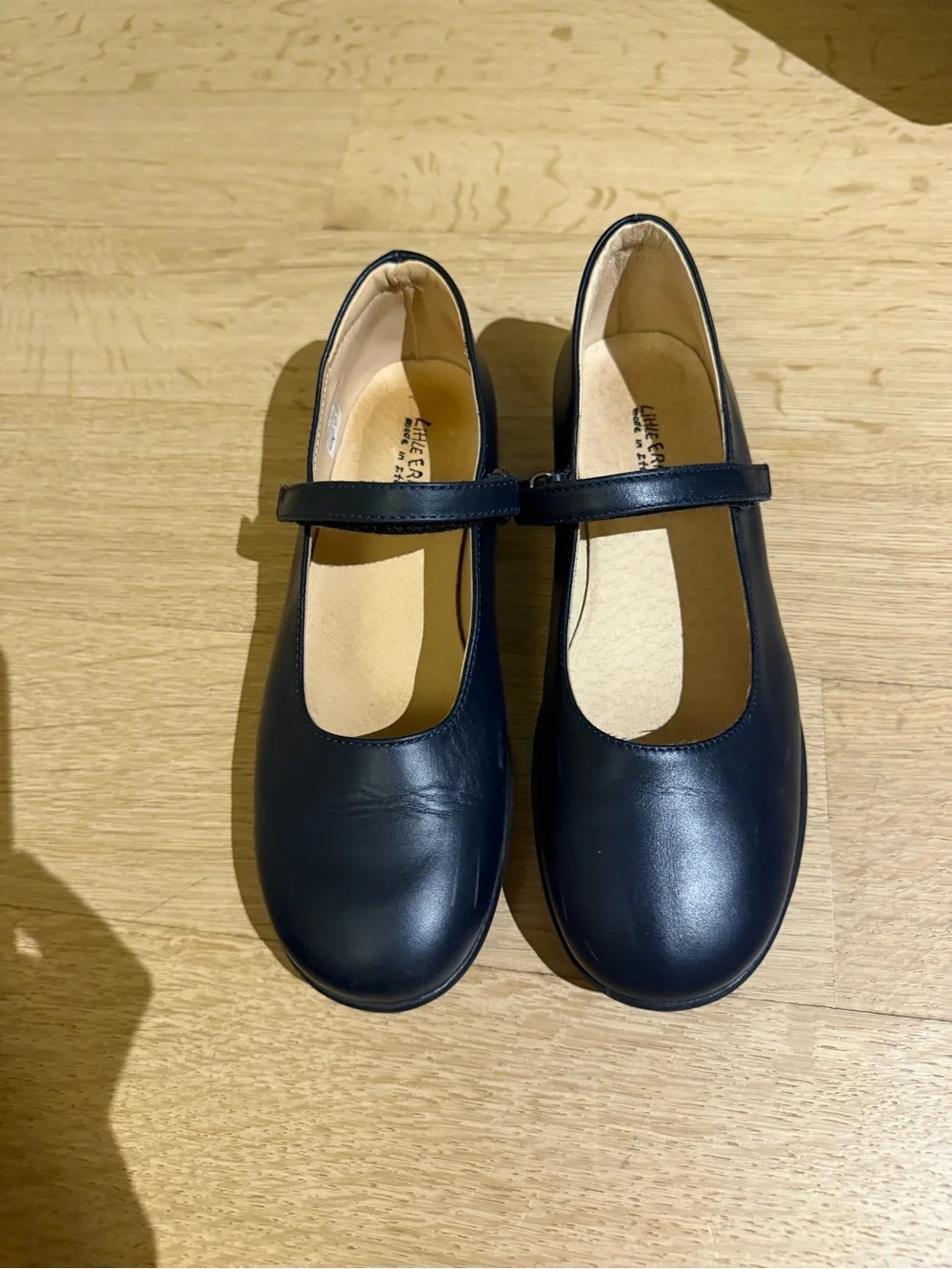 Girls Navy Mary Jane School Shoes - size 35-  Little Eric - almost perfect cond